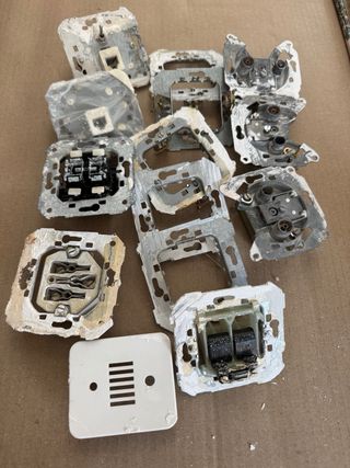 Mecanismos Simon 75, múltiples piezas