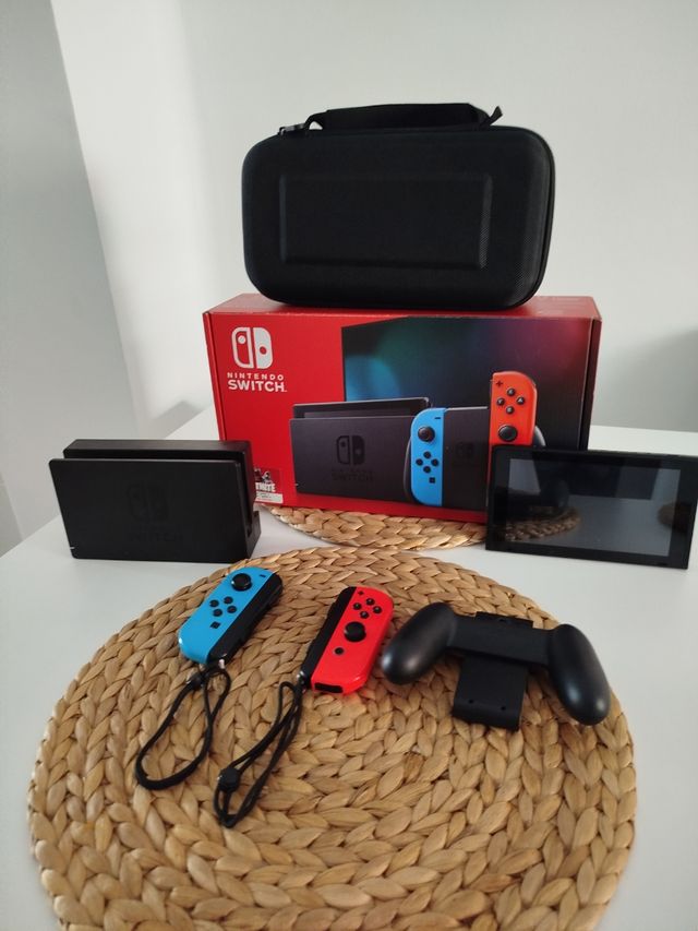 Nintendo Switch - Azul/Rojo - REGALO funda rígida