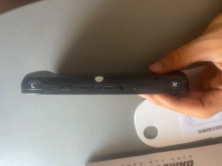 c0nsola portátil, con mas de 10.000 jueg0s