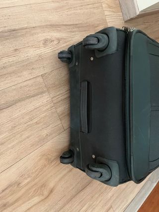 Maleta Samsonite VERDE OLIVA,RUEDAS NUEVAS
