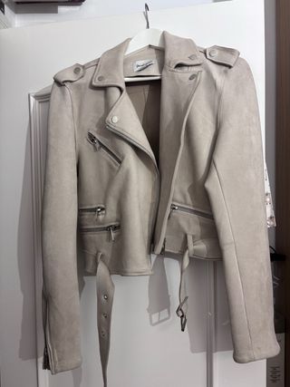 Chaqueta ante beige