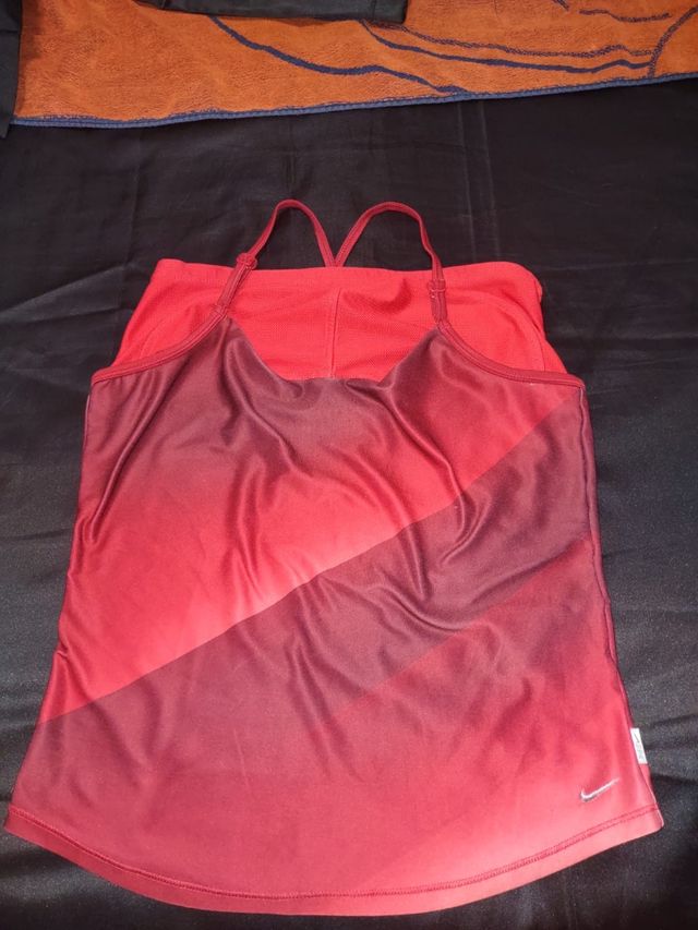 Canotta Nike rossa - sportiva