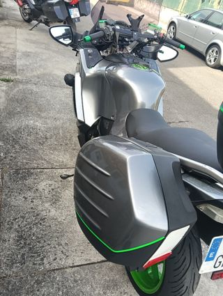 Kawasaki GTR 1400 - Gris 2009