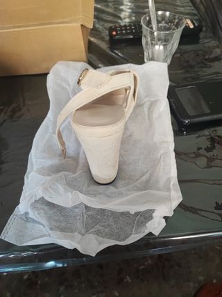 Zapatos tacón beige talla 33