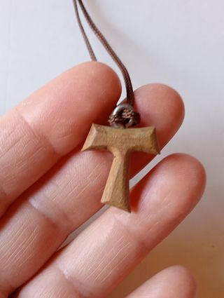 Collana Croce Tau Legno Marrone misura cm.2