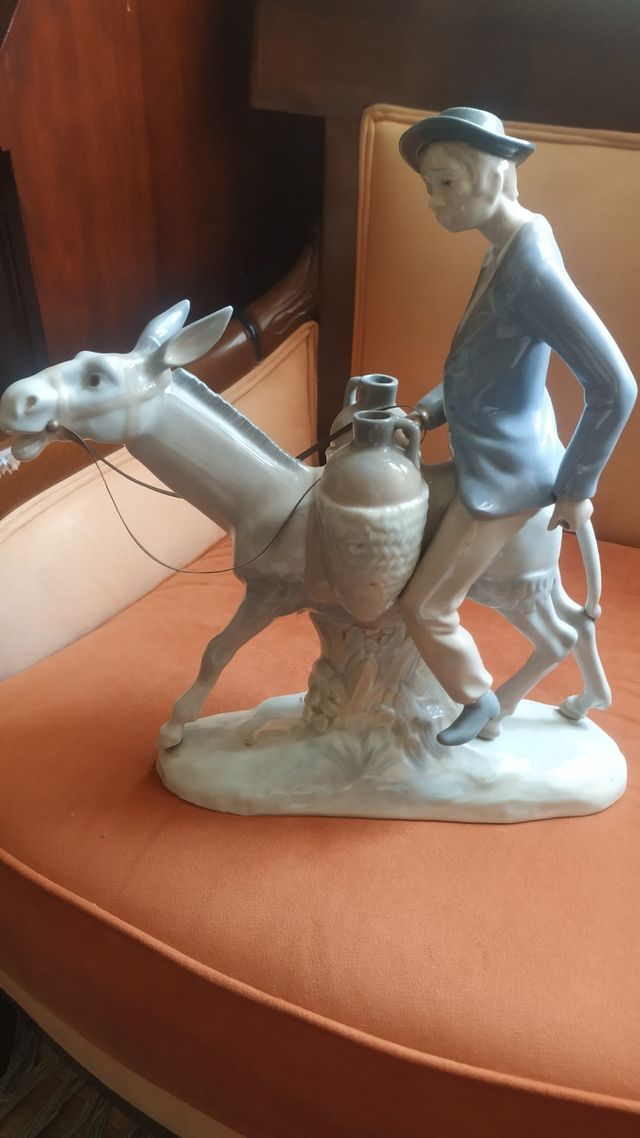Figura porcelana: Burro aguador