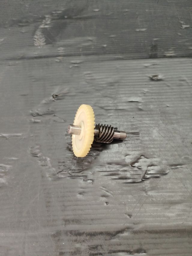 Albero rinvio pompa olio Cagiva Mito 125