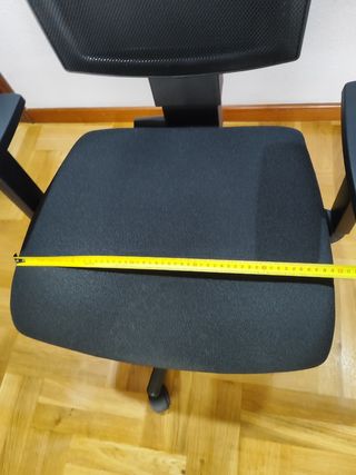 Silla oficina giratoria negra
