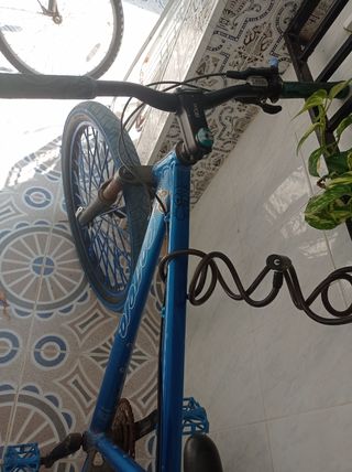 Bicicleta BMX azul