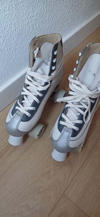 Patines TIJUANA y equipo de protección. Talla 39