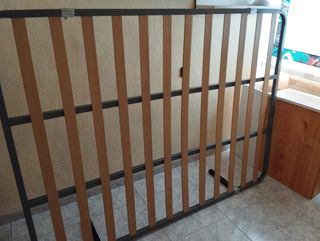 Somier metálico con láminas de madera
