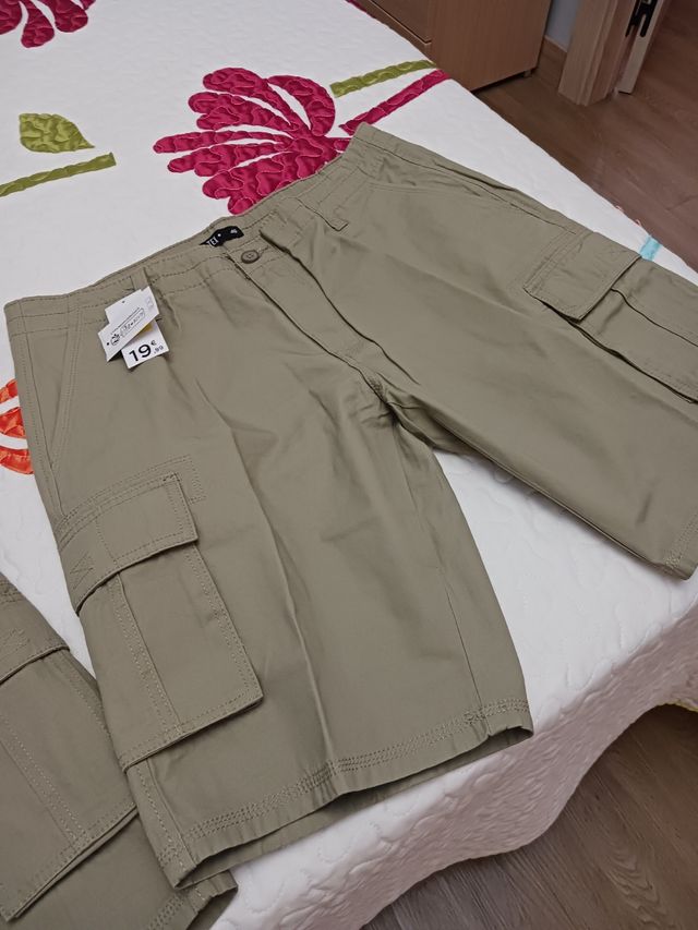 Pantalón corto multibolsillos