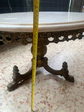 Mesa centro mármol-metal dorada