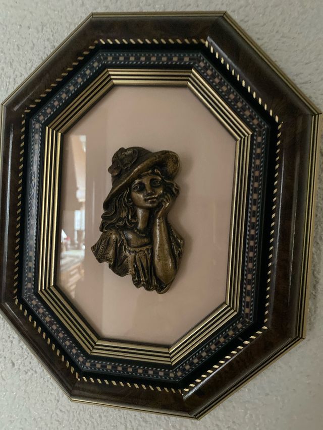 2 Relieves enmarcados