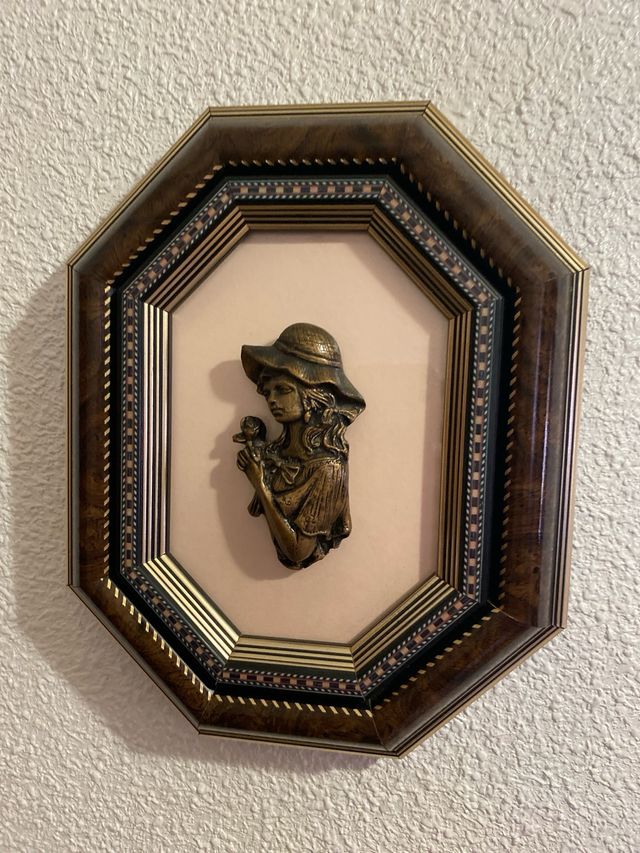 2 Relieves enmarcados