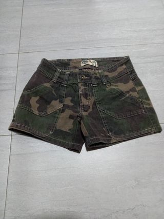 Shorts camuflaje Bershka T-S