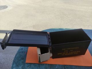 Caja metálica munición 50 cal.