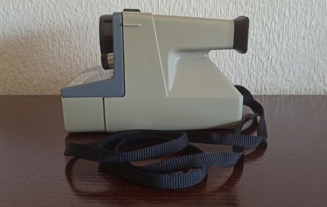 Polaroid SX-70 "The Button" (1972)