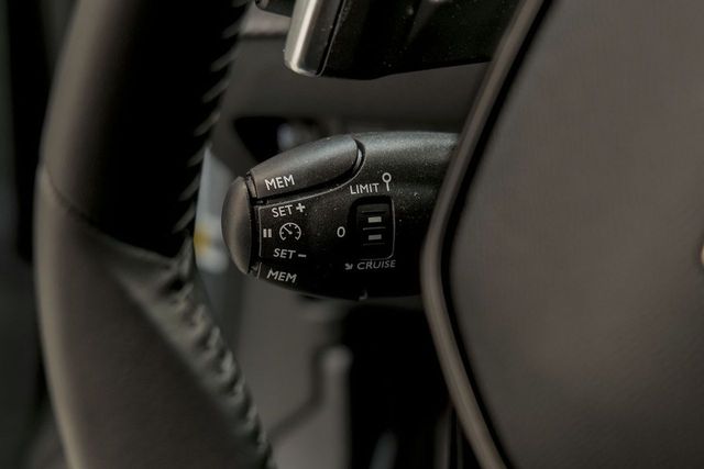 Peugeot 2008 N Allure Hybrid 136 eDCS6