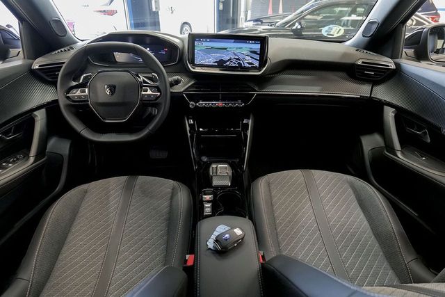 Peugeot 2008   N Allure Hybrid 136 eDCS6 
