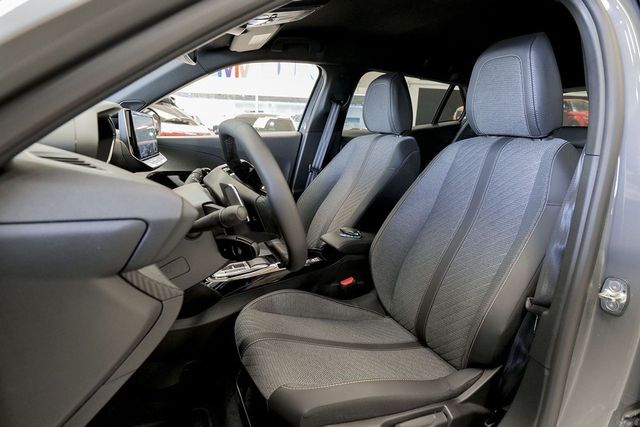Peugeot 2008   N Allure Hybrid 136 eDCS6 