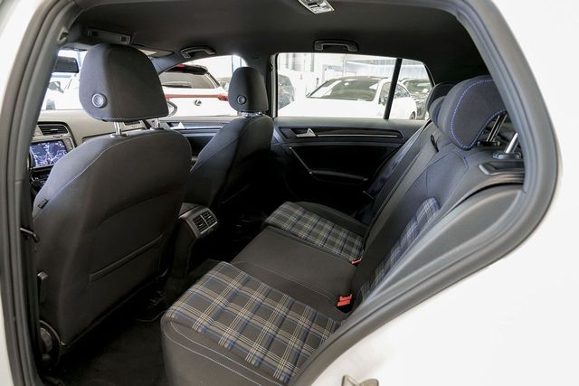 Volkswagen Golf   1.4 TSI DSG GTE 