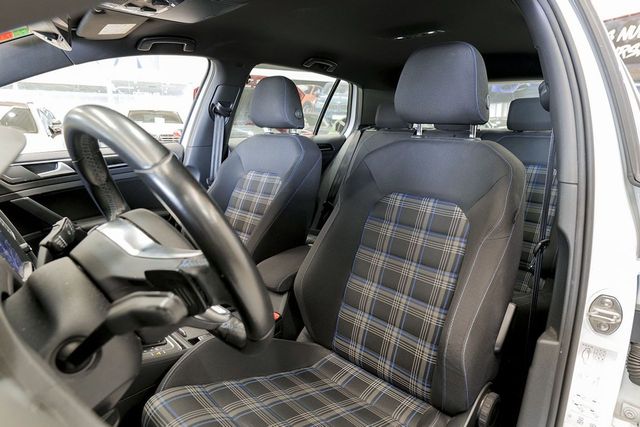 Volkswagen Golf   1.4 TSI DSG GTE 