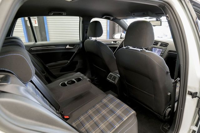 Volkswagen Golf   1.4 TSI DSG GTE 