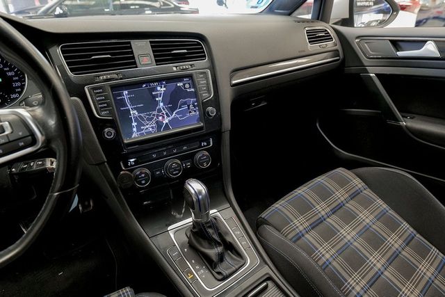Volkswagen Golf   1.4 TSI DSG GTE 