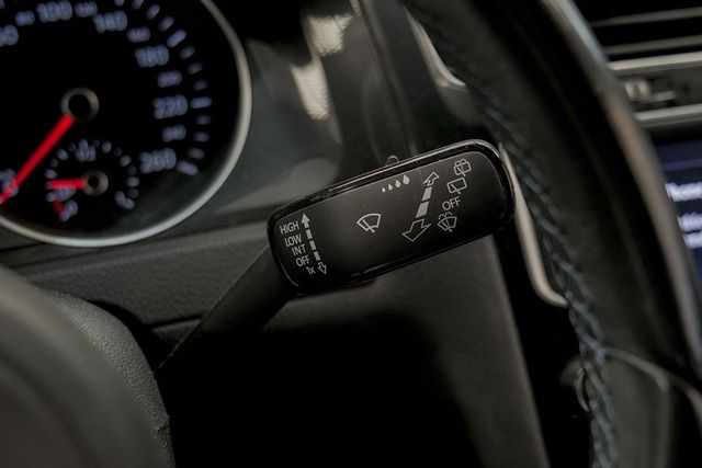 Volkswagen Golf   1.4 TSI DSG GTE 