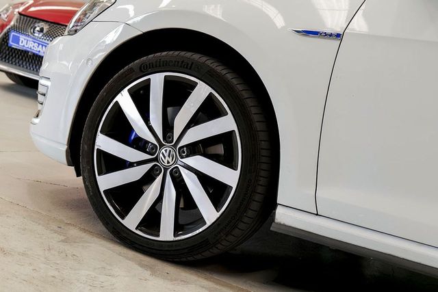 Volkswagen Golf   1.4 TSI DSG GTE 