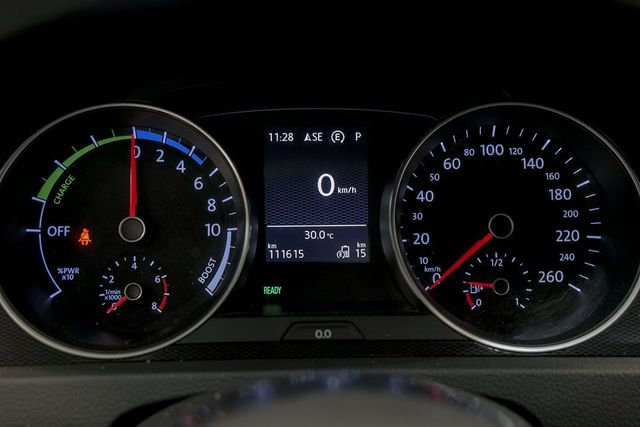 Volkswagen Golf   1.4 TSI DSG GTE 