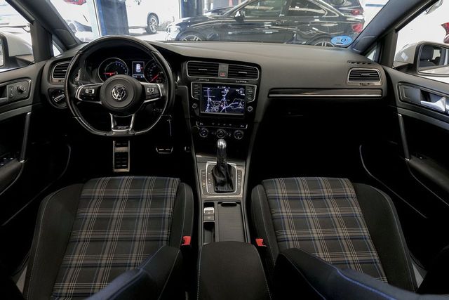Volkswagen Golf   1.4 TSI DSG GTE 
