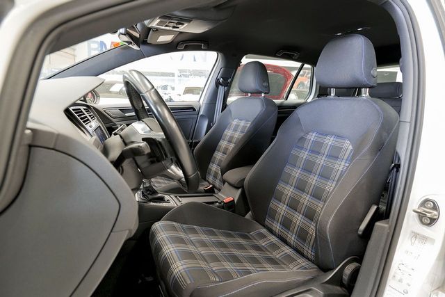 Volkswagen Golf   1.4 TSI DSG GTE 