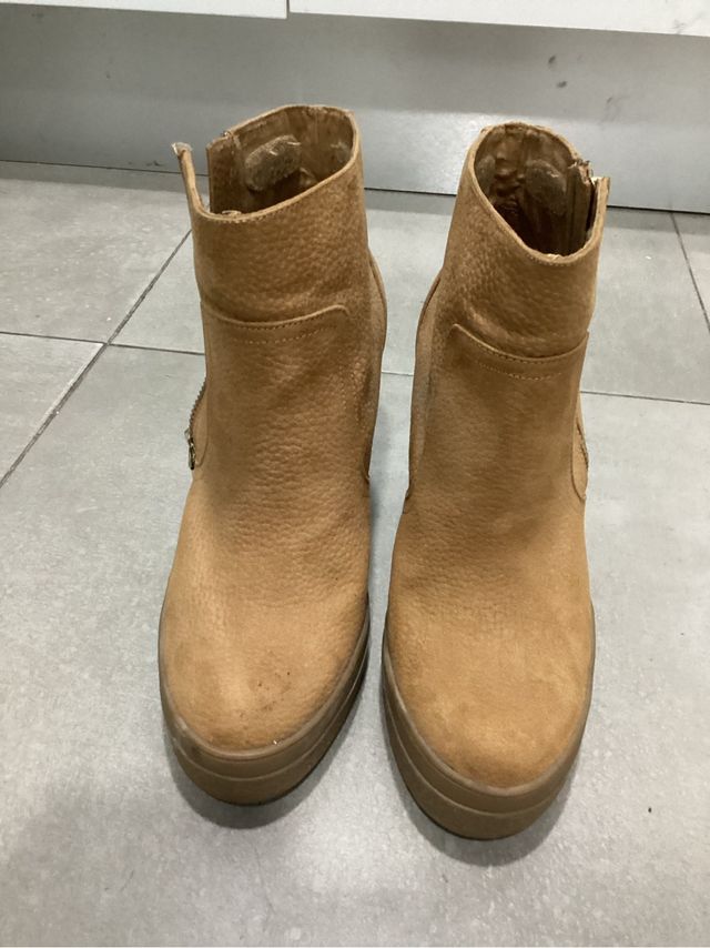 Botines Bershka plataforma marrones 41