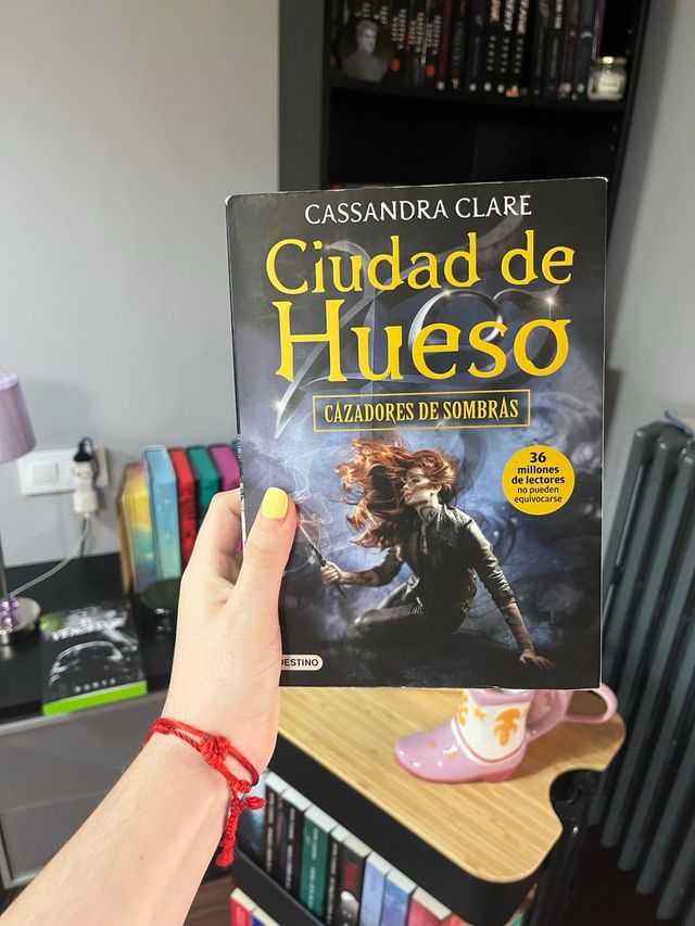 Ciudad de Hueso: Cazadores de sombras 1