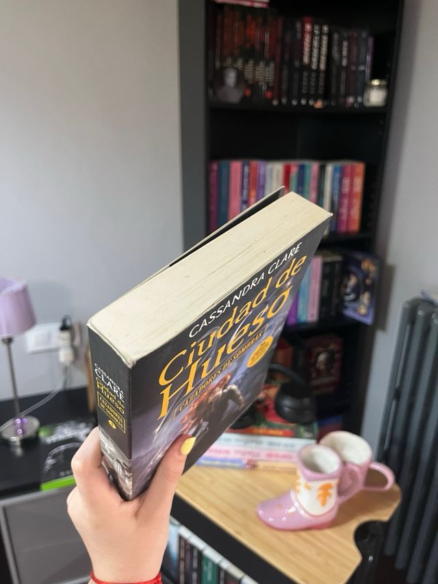 Ciudad de Hueso: Cazadores de sombras 1