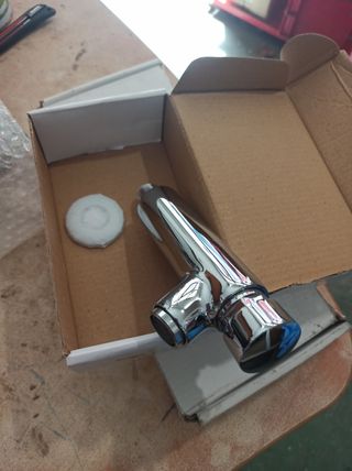 2 Grifos temporizados 1/2" ,con embellecedor