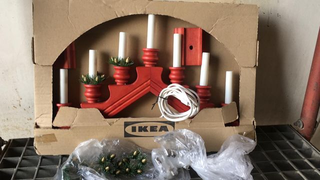 Candelabro navideño IKEA rojo