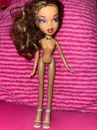 Muñeca Bratz - Cabello castaño