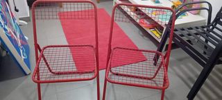 2 Sillas rojas metal