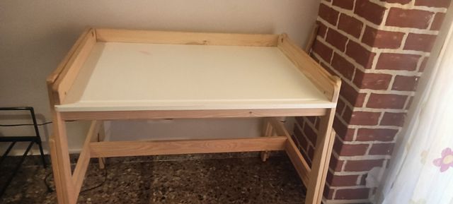  escritorio y banco infantil Ikea flisat 