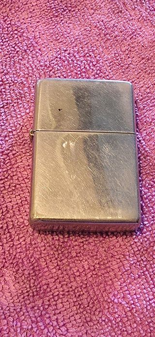 Encendedor y Estuche Zippo