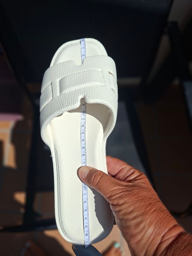 Chanclas blancas verano