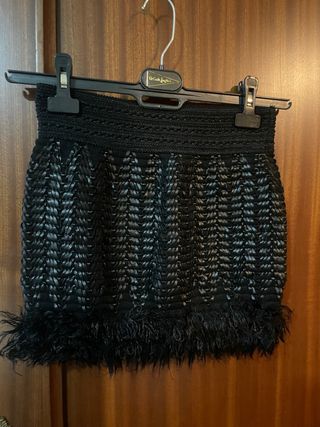Falda negra juvenil - plumas