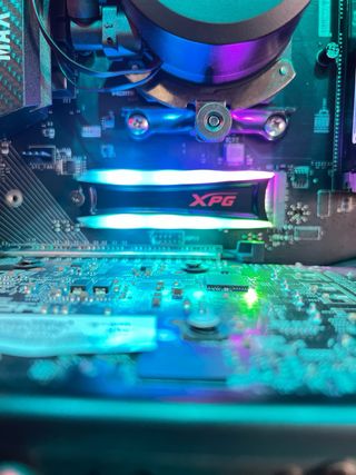 PC MSI Ryzen 7 ordenador sobremesa URGE