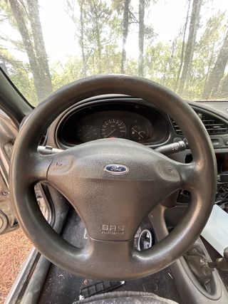Volante Ford Fiesta Mk4 con Airbag