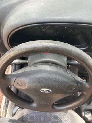 Volante Ford Fiesta Mk4 con Airbag