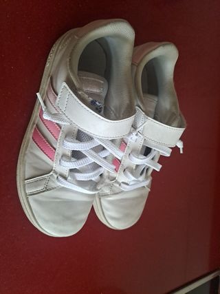NUMERO 33
Zapatillas Adidas niña blancas y rosas