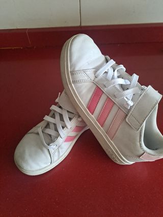 NUMERO 33
Zapatillas Adidas niña blancas y rosas